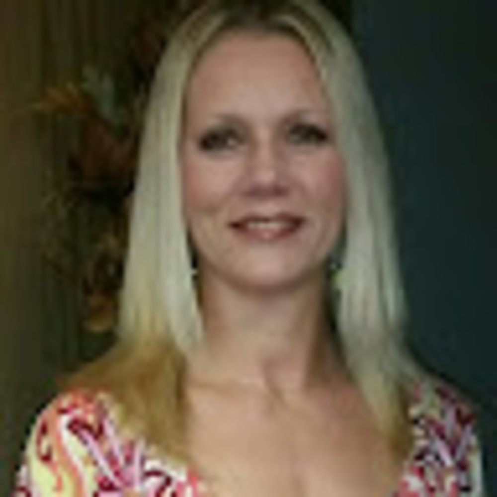 Meet your Posher, Ellisa